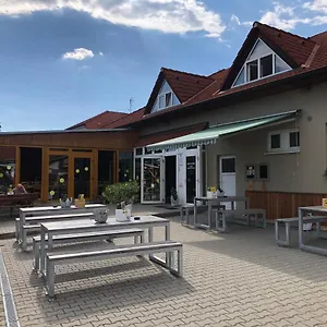 Roci Gasthof Slapanice